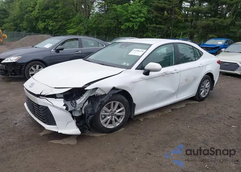 2025 Toyota Camry Le из США, поврежденный, VIN 4T1DAACKXSU587395